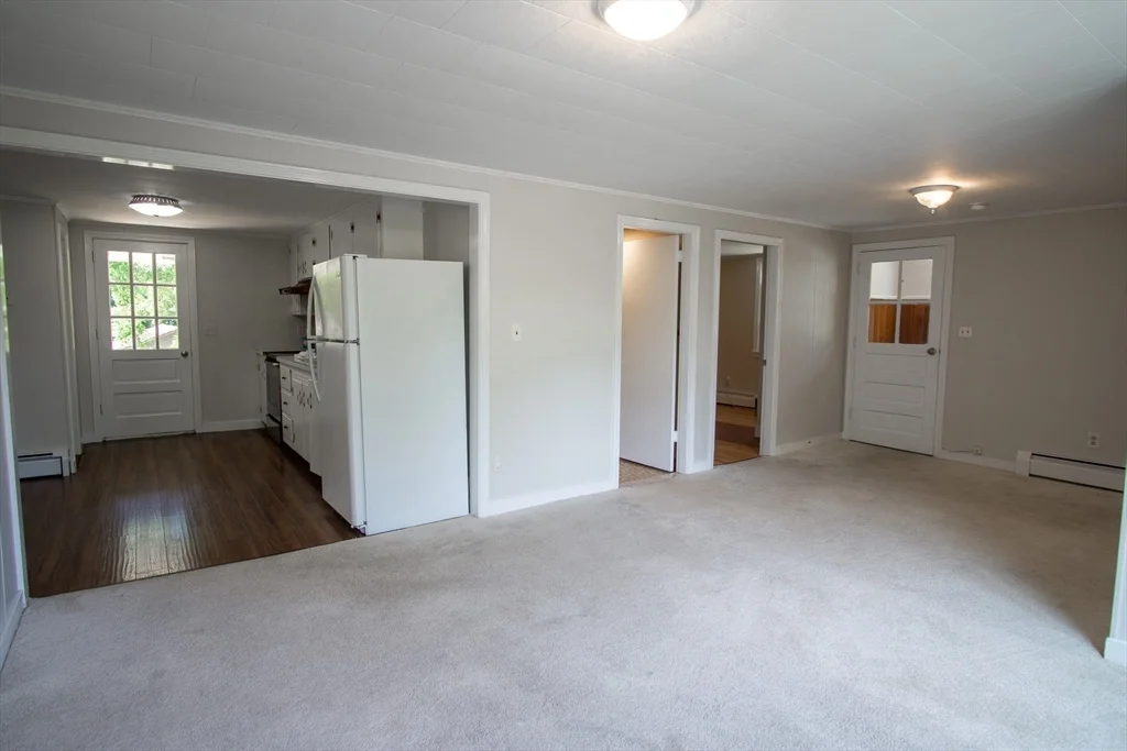 3 bed, 1 bath apartment for rent at 61 Orchard St Unit 2, Bellingham — photo 5 of 24