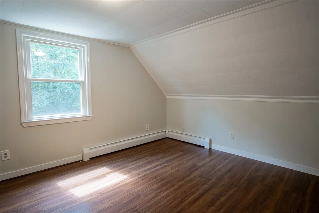 3 bed, 1 bath apartment for rent at 61 Orchard St Unit 2, Bellingham — photo 11 of 24