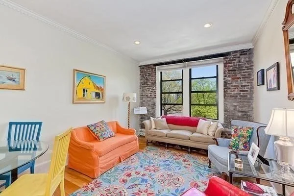 2 bed, 1 bath apartment for rent at 61 Park Dr Unit 10, Fenway — photo 3 of 12