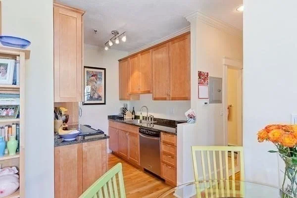 2 bed, 1 bath apartment for rent at 61 Park Dr Unit 10, Fenway — photo 2 of 12