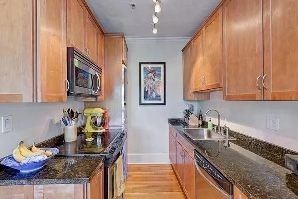 2 bed, 1 bath apartment for rent at 61 Park Dr Unit 10, Fenway — photo 1 of 12