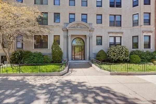2 bed, 1 bath apartment for rent at 61 Park Dr Unit 10, Fenway — photo 12 of 12