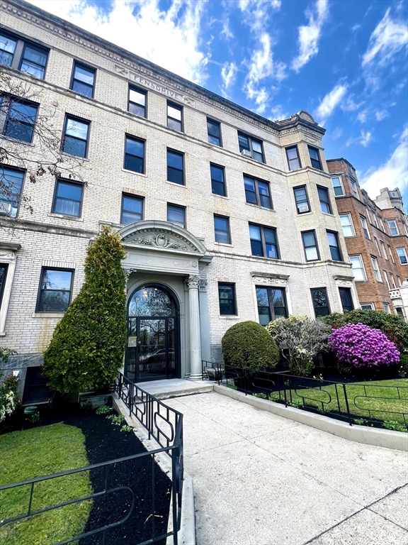 1 bed, 1 bath apartment for rent at 61 Park Dr Unit 19, Fenway — photo 18 of 18