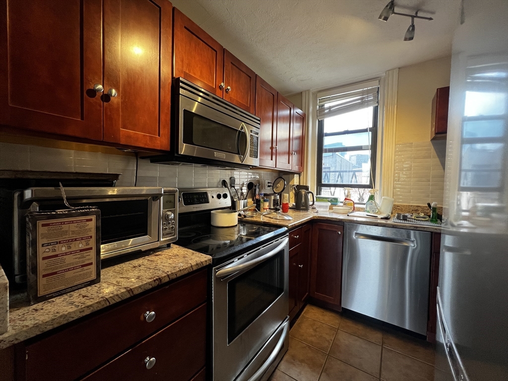 1 bed, 1 bath apartment for rent at 61 Park Dr Unit 19, Fenway — photo 13 of 18