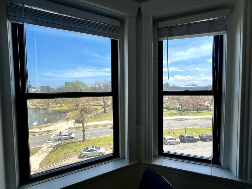 1 bed, 1 bath apartment for rent at 61 Park Dr Unit 19, Fenway — photo 6 of 18