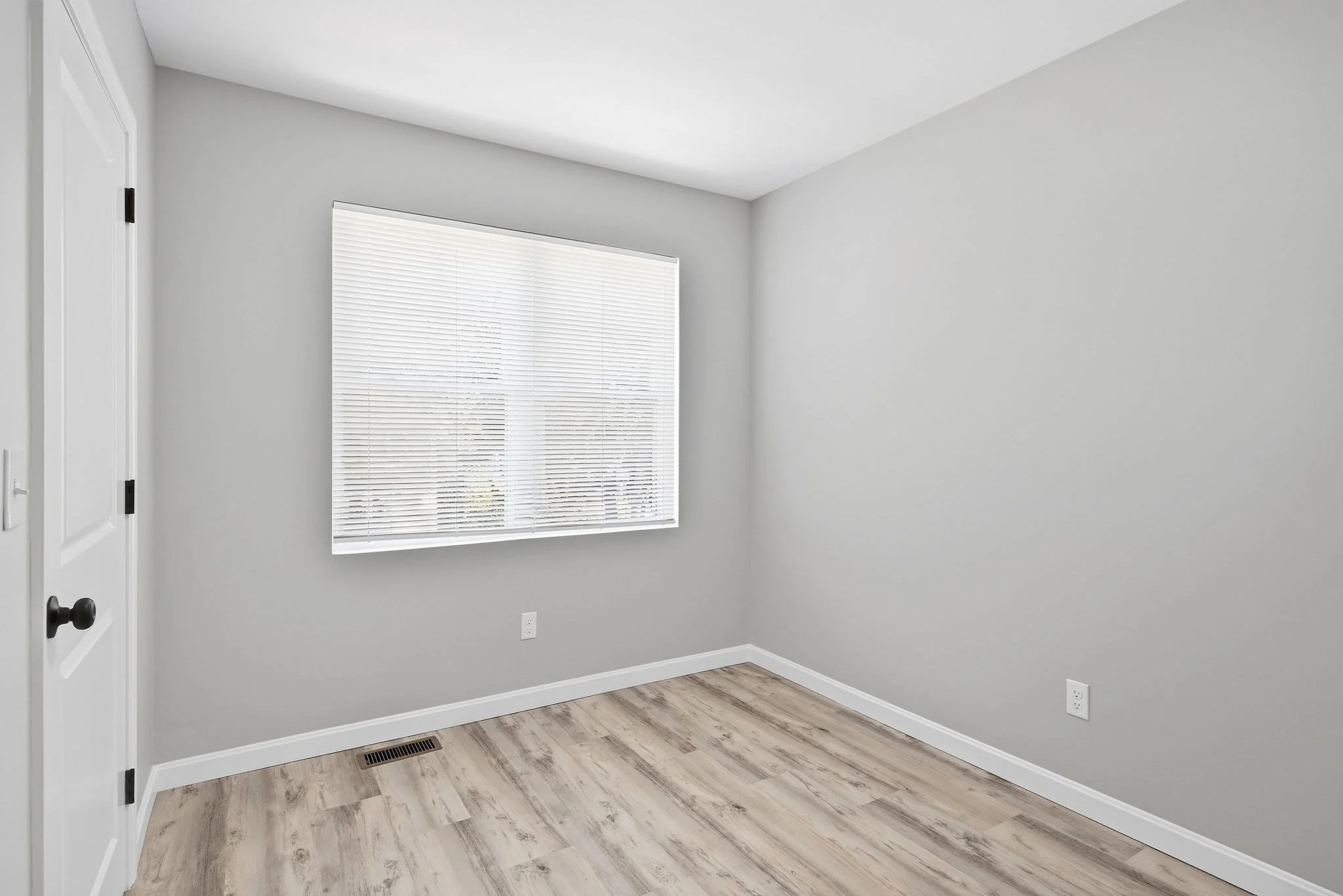 2 bed, 1 bath apartment for rent at 61 Parker St Unit 1, Springfield — photo 6 of 14