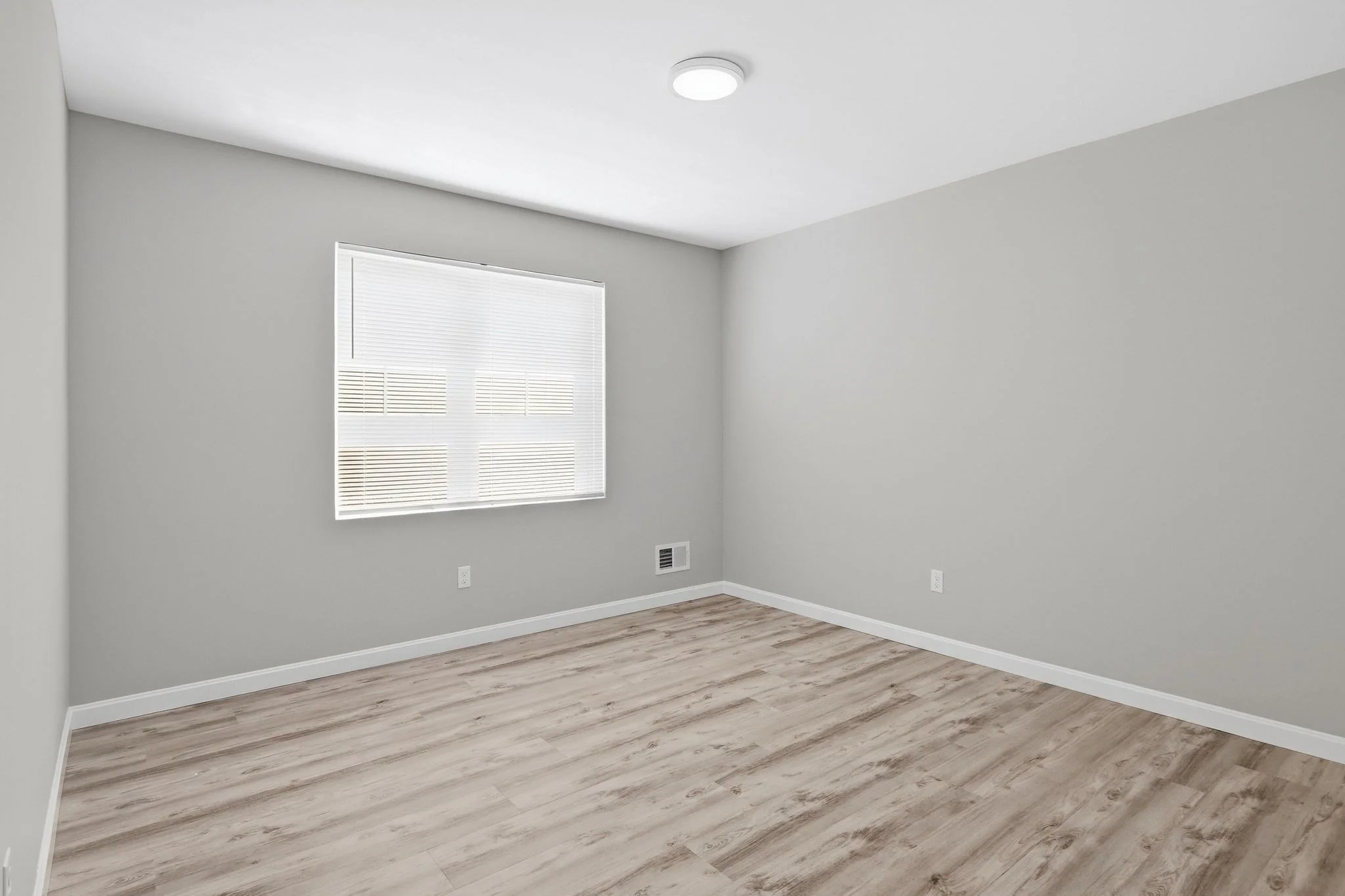 2 bed, 1 bath apartment for rent at 61 Parker St Unit 1, Springfield — photo 8 of 14