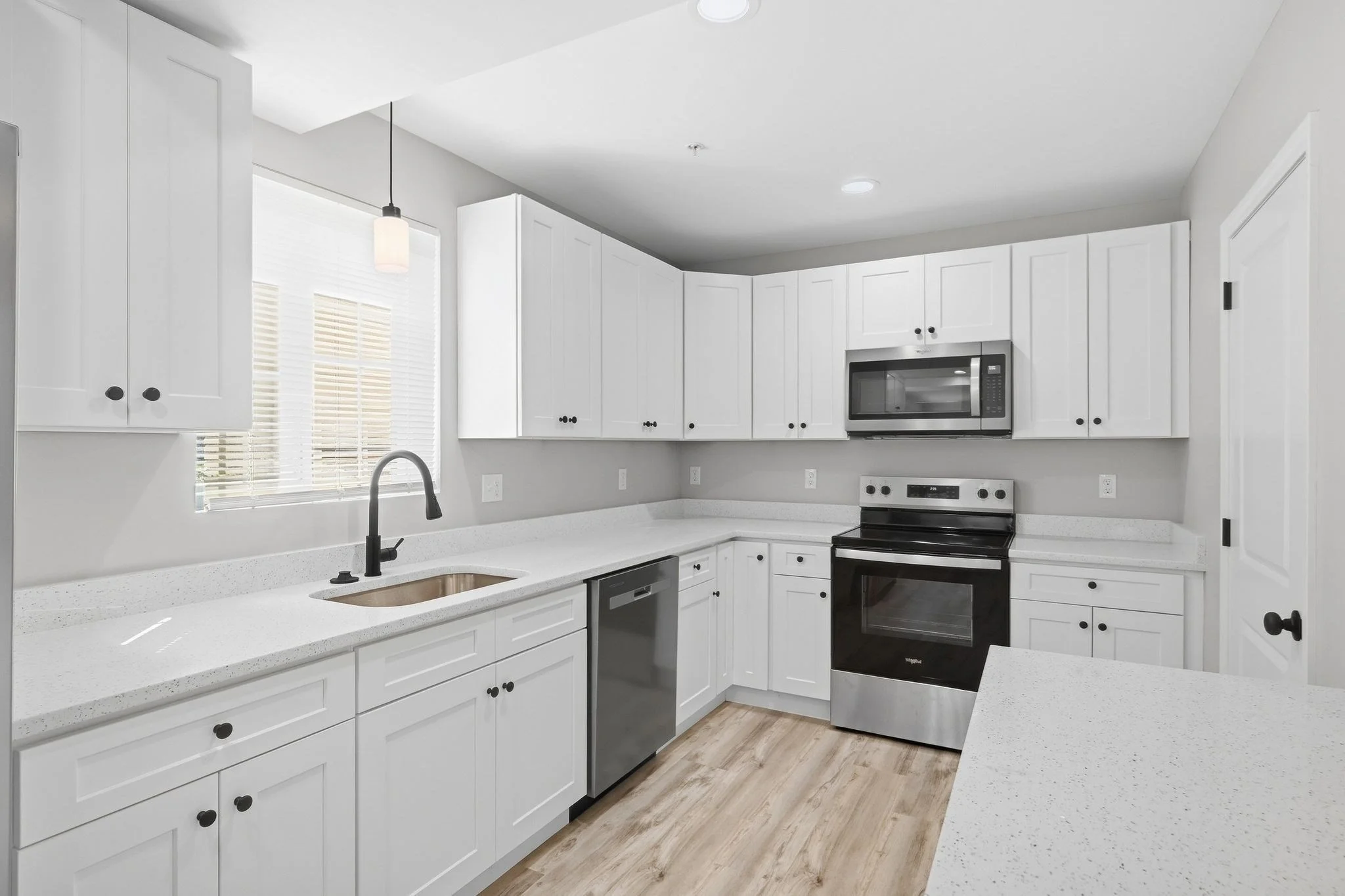 2 bed, 1 bath apartment for rent at 61 Parker St Unit 1, Springfield — photo 3 of 14