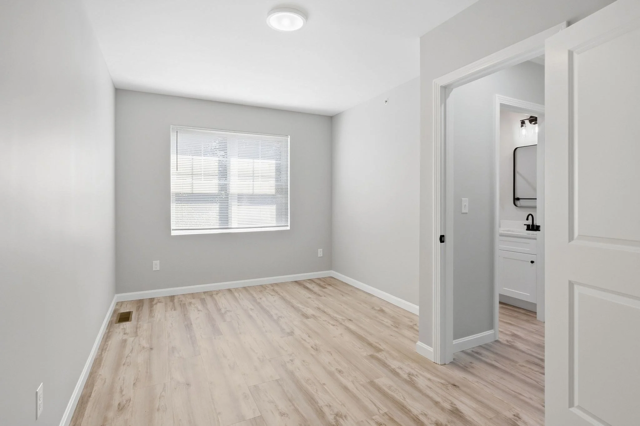 3 bed, 1 bath apartment for rent at 61 Parker St Unit 2, Springfield — photo 12 of 23