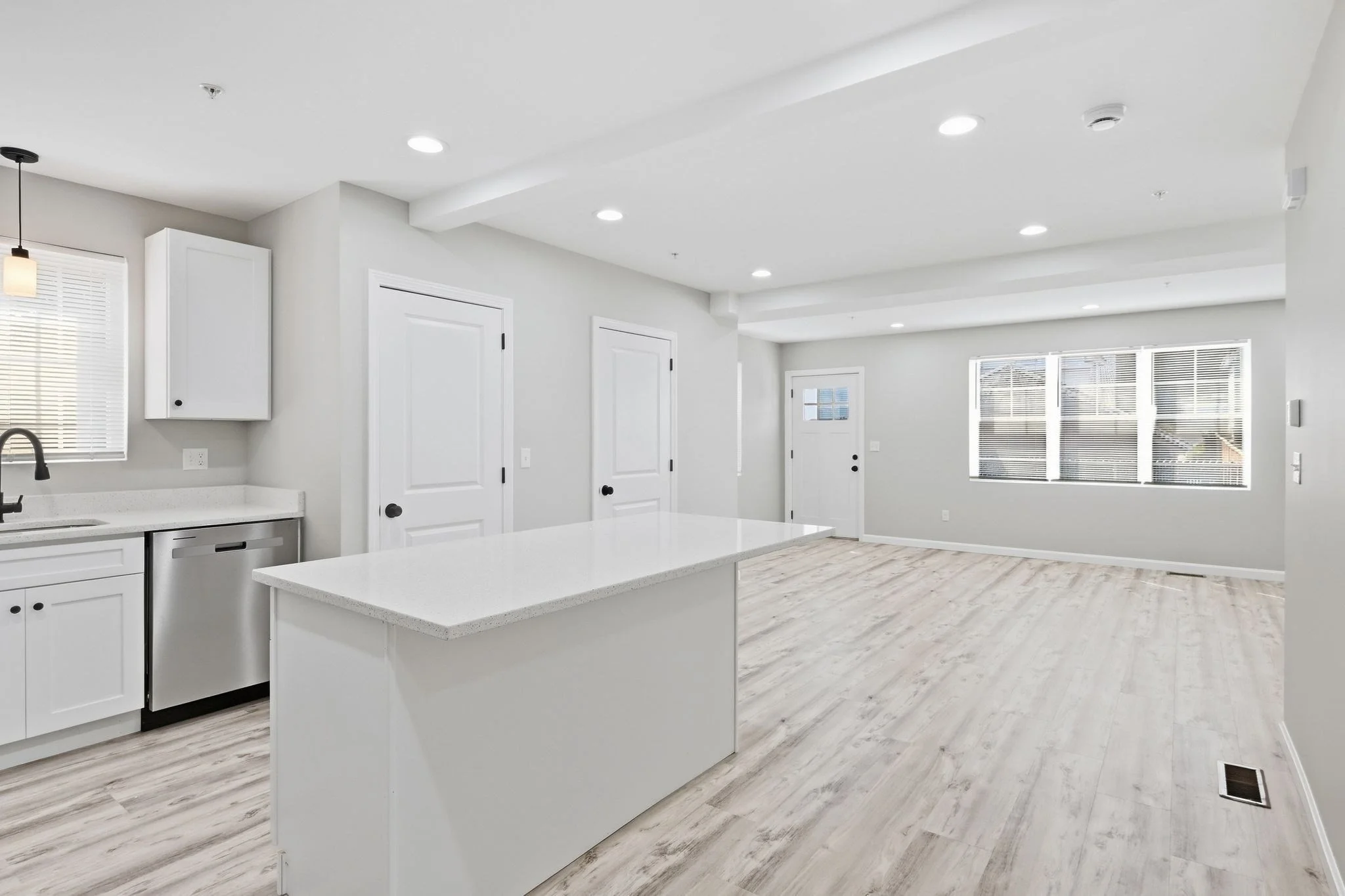 3 bed, 1 bath apartment for rent at 61 Parker St Unit 2, Springfield — photo 1 of 23