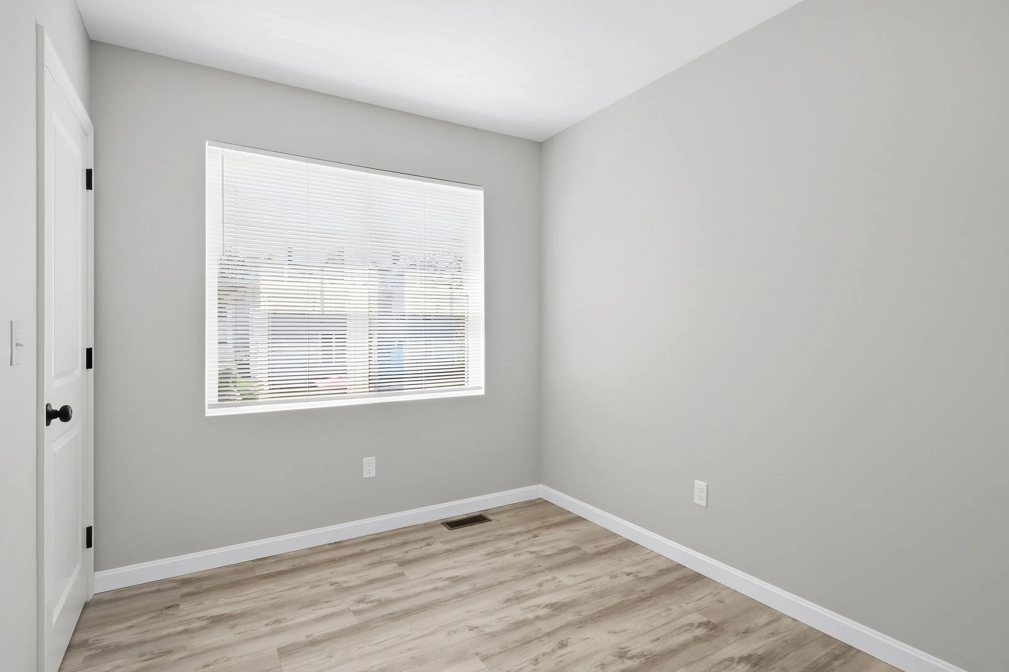3 bed, 1 bath apartment for rent at 61 Parker St Unit 2, Springfield — photo 8 of 23