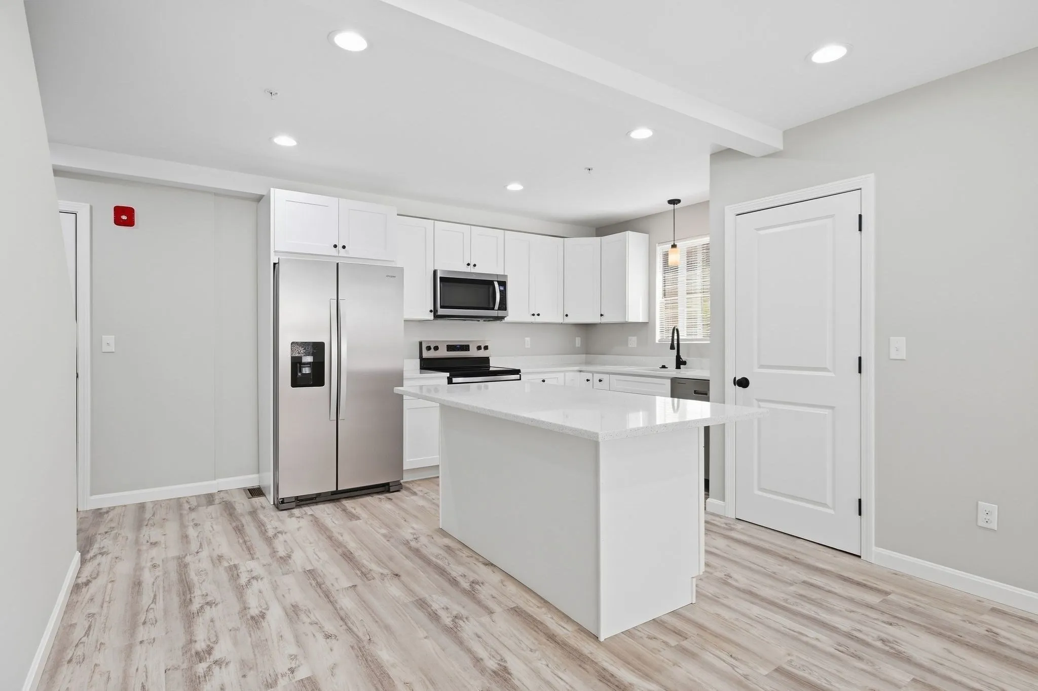3 bed, 1 bath apartment for rent at 61 Parker St Unit 7, Springfield — photo 3 of 17