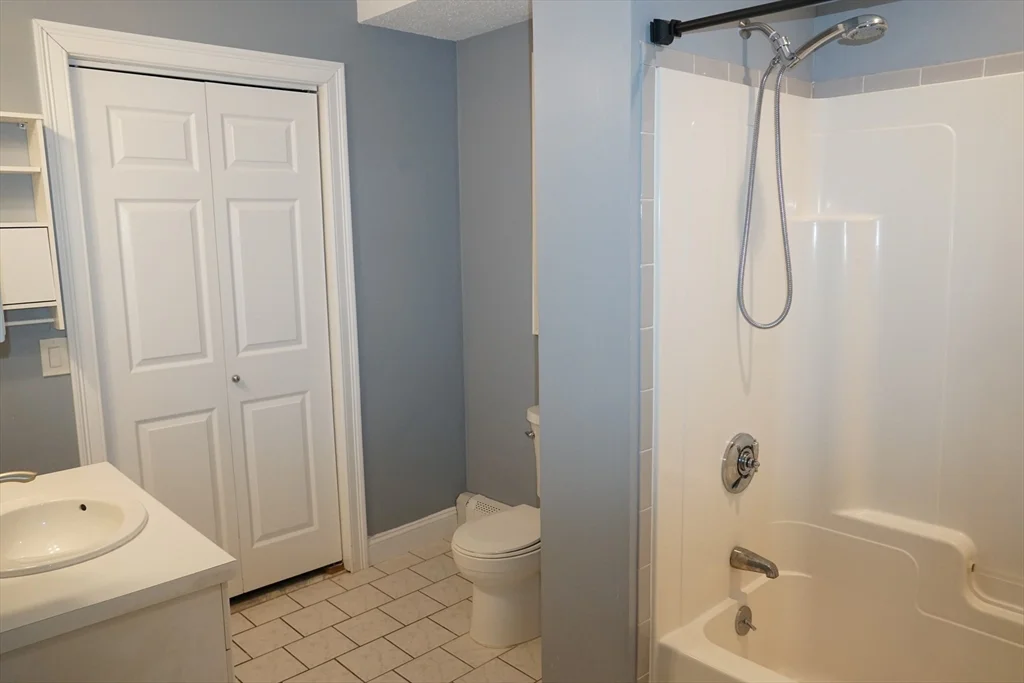 2 bed, 1 bath apartment for rent at 61 Plain St Unit 1R, Taunton — photo 12 of 14