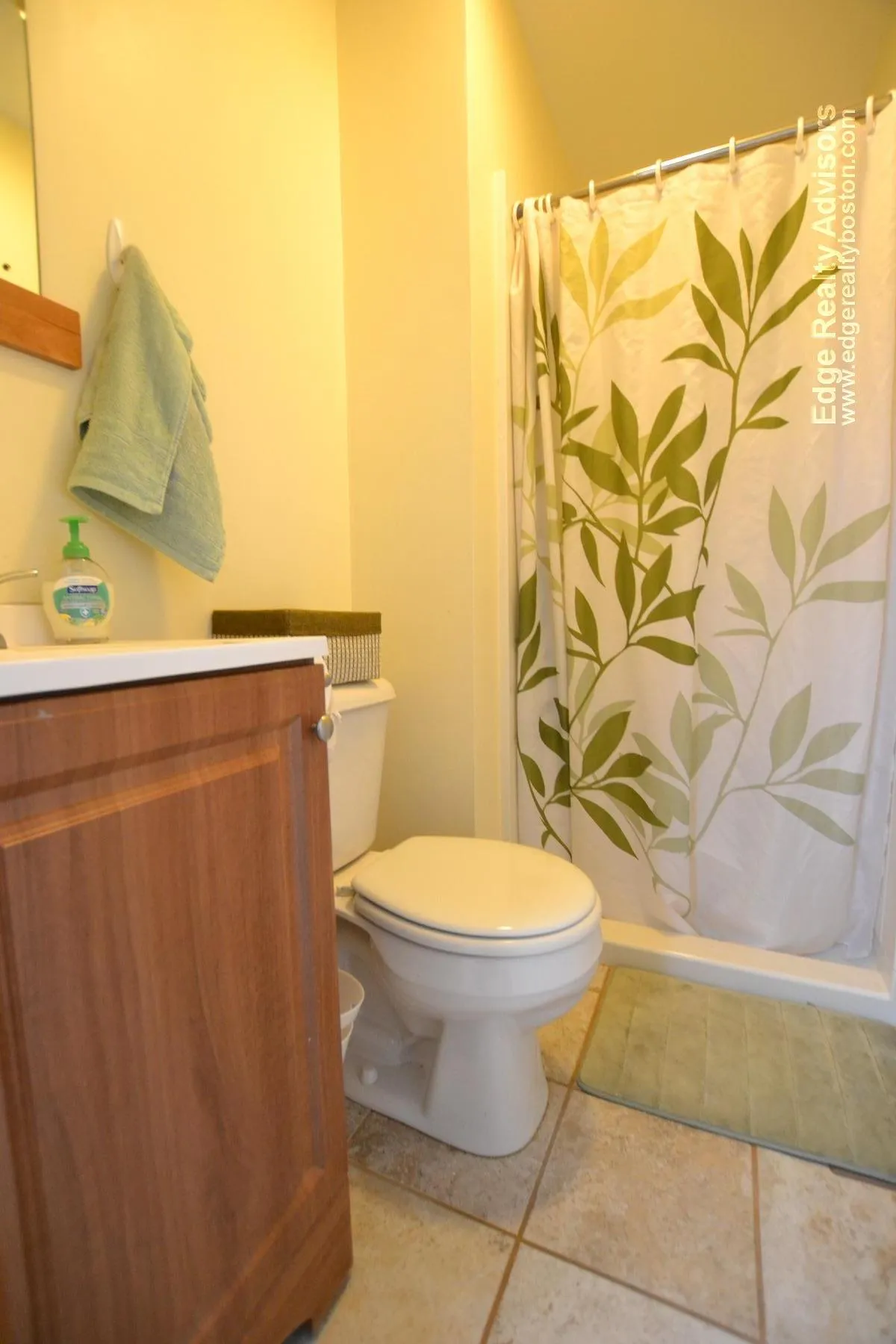 3 bed, 2 bath apartment for rent at 61 Poplar St Unit 1, Watertown — photo 7 of 8