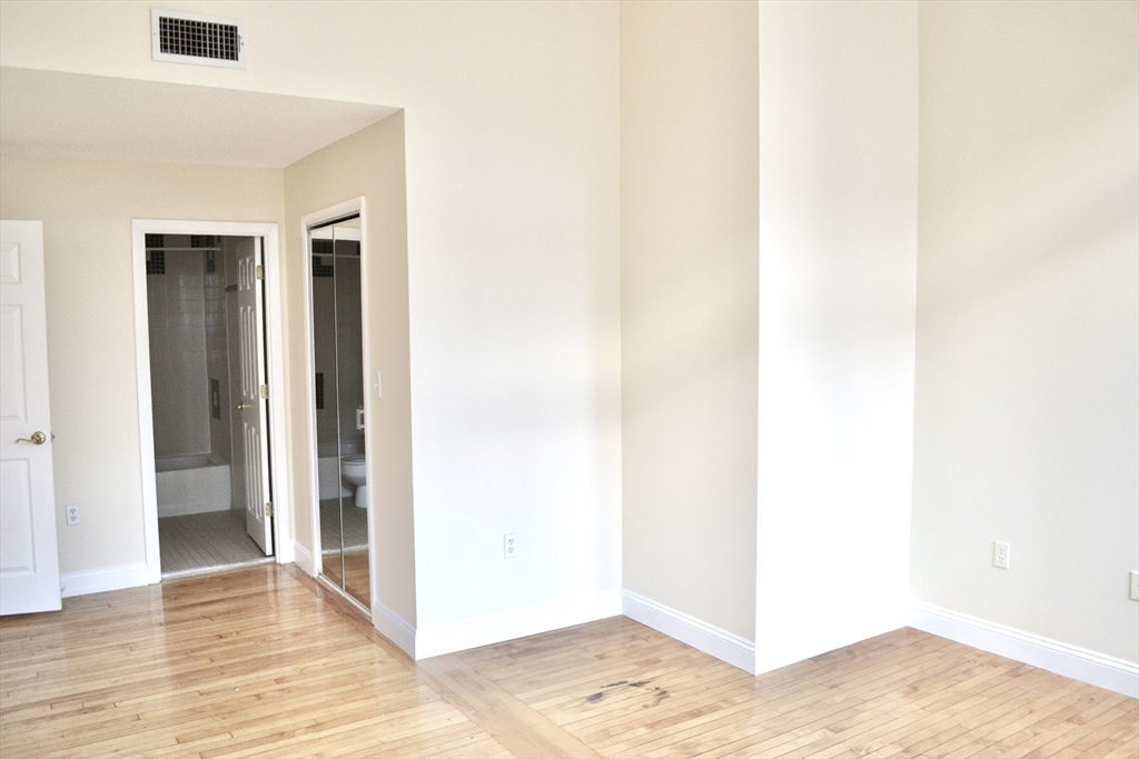 3 bed, 2 bath apartment for rent at 61 Prince St Unit 3B, North End — photo 11 of 23