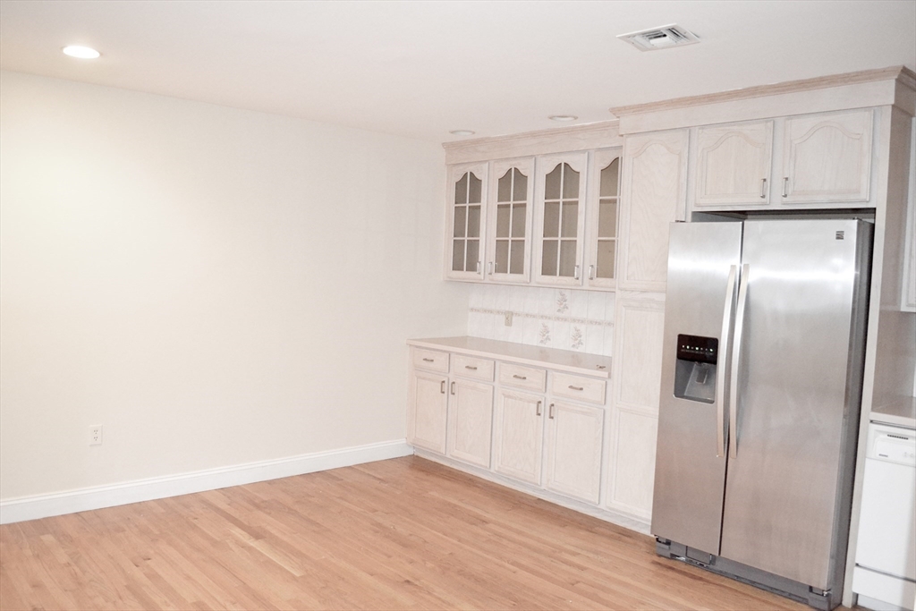 3 bed, 2 bath apartment for rent at 61 Prince St Unit 3B, North End — photo 8 of 23