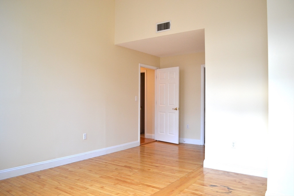 3 bed, 2 bath apartment for rent at 61 Prince St Unit 3B, North End — photo 12 of 23