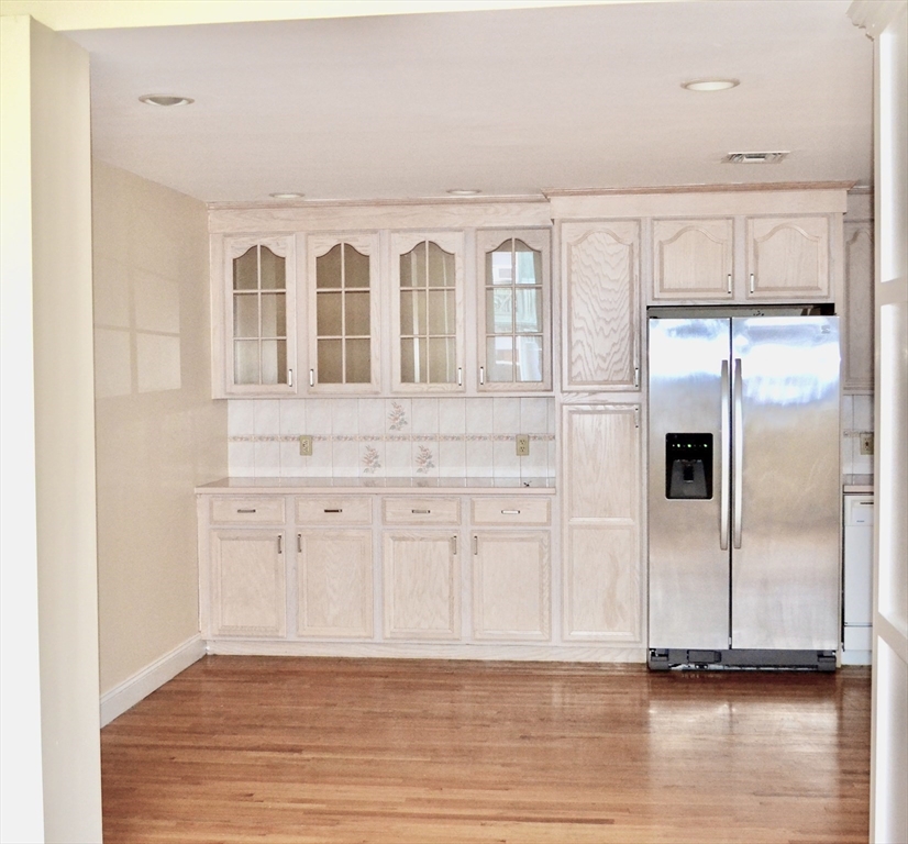 3 bed, 2 bath apartment for rent at 61 Prince St Unit 3B, North End — photo 7 of 23