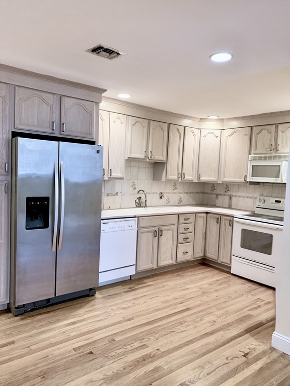 3 bed, 2 bath apartment for rent at 61 Prince St Unit 3B, North End — photo 6 of 23