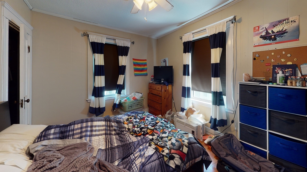 4 bed, 1 bath apartment for rent at 61 Putnam Rd Unit 2, Somerville — photo 9 of 10