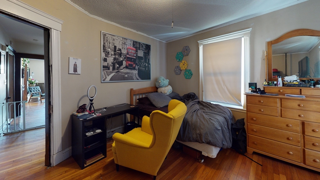 4 bed, 1 bath apartment for rent at 61 Putnam Rd Unit 2, Somerville — photo 3 of 10