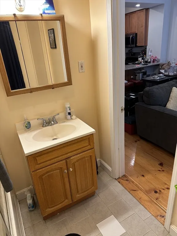 1 bed, 1 bath apartment for rent at 61 Putnam St Unit 2, Eagle Hill — photo 5 of 14
