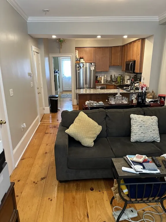 1 bed, 1 bath apartment for rent at 61 Putnam St Unit 2, Eagle Hill — photo 1 of 14