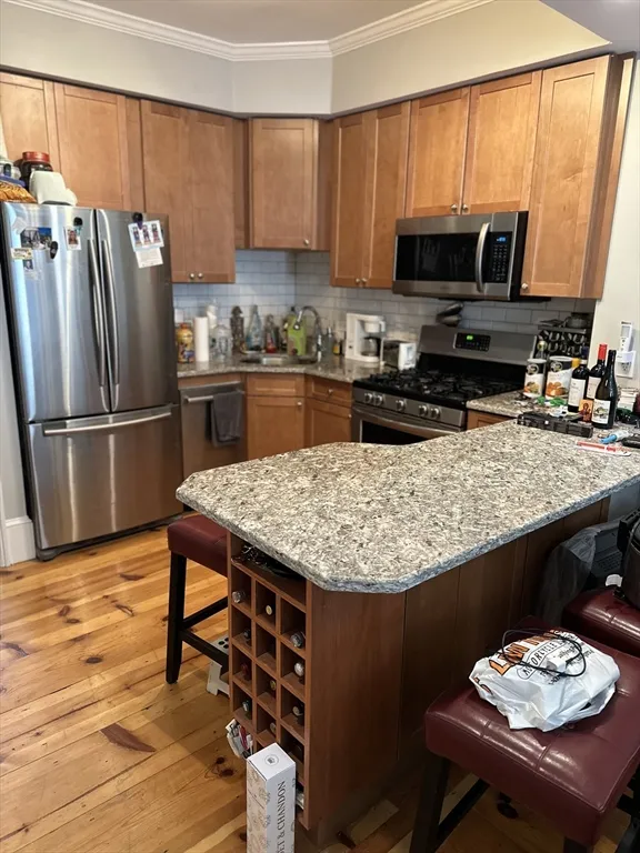 1 bed, 1 bath apartment for rent at 61 Putnam St Unit 2, Eagle Hill — photo 9 of 14