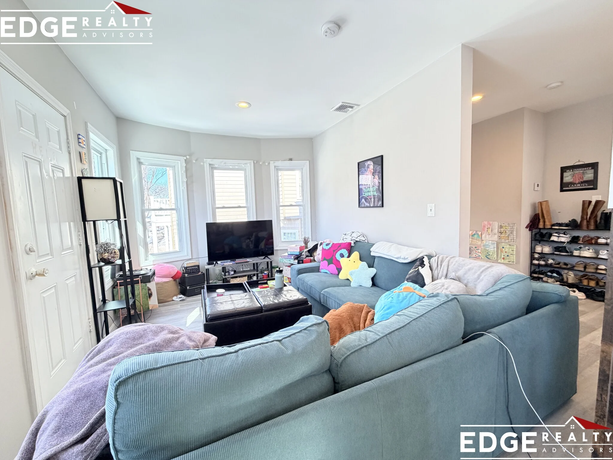 5 bed, 2.5 bath apartment for rent at 61 Quint Ave Unit 2, Brighton — photo 3 of 10