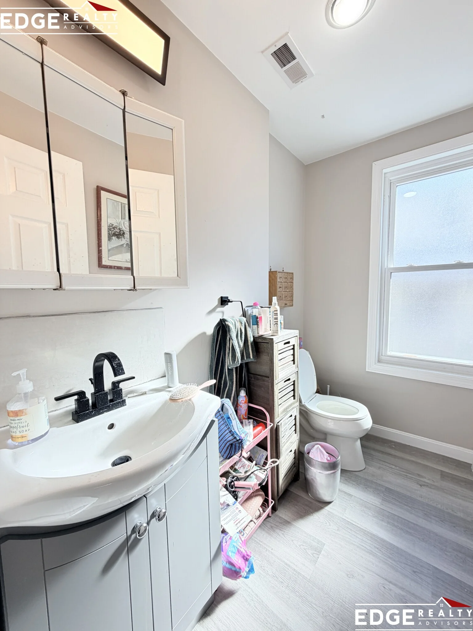 5 bed, 2.5 bath apartment for rent at 61 Quint Ave Unit 2, Brighton — photo 4 of 10