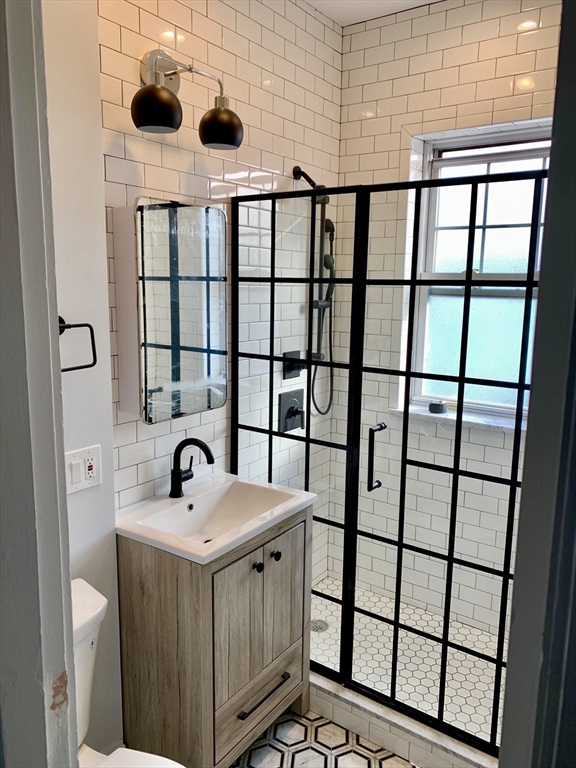 2 bed, 1 bath apartment for rent at 61 Quint Ave Unit 7, Allston — photo 5 of 6
