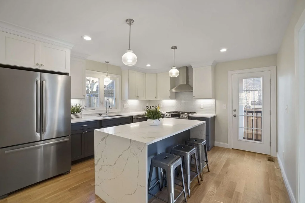 2 bed, 2 bath apartment for rent at 61-R Prescott St Unit 1, Union Square — photo 3 of 17