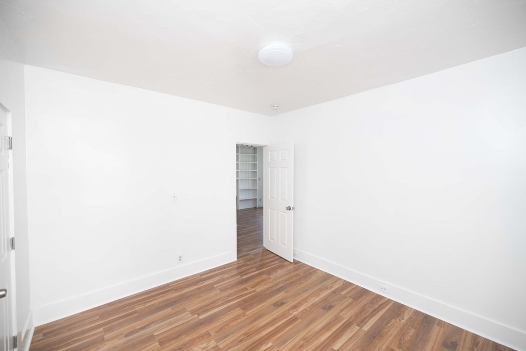 4 bed, 1 bath apartment for rent at 61 Rodney St Unit 1, Worcester — photo 9 of 13
