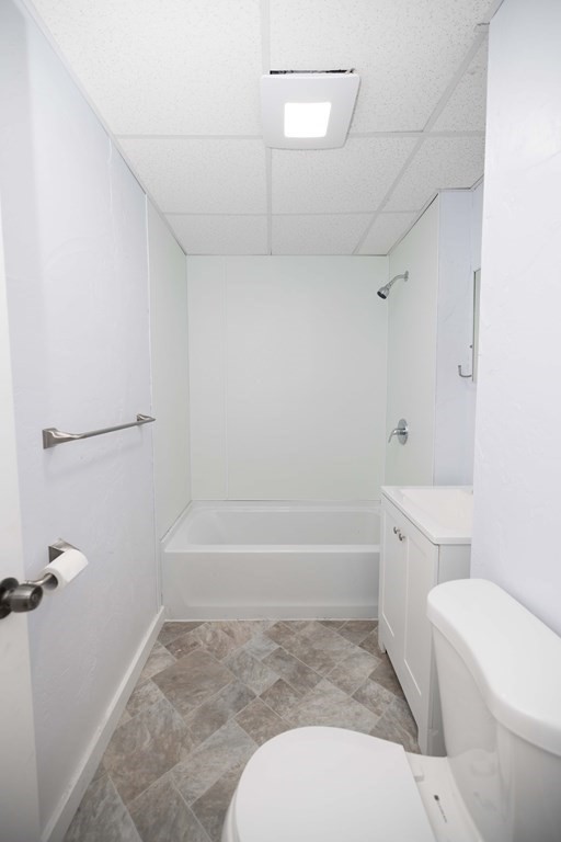 4 bed, 1 bath apartment for rent at 61 Rodney St Unit 1, Worcester — photo 7 of 13