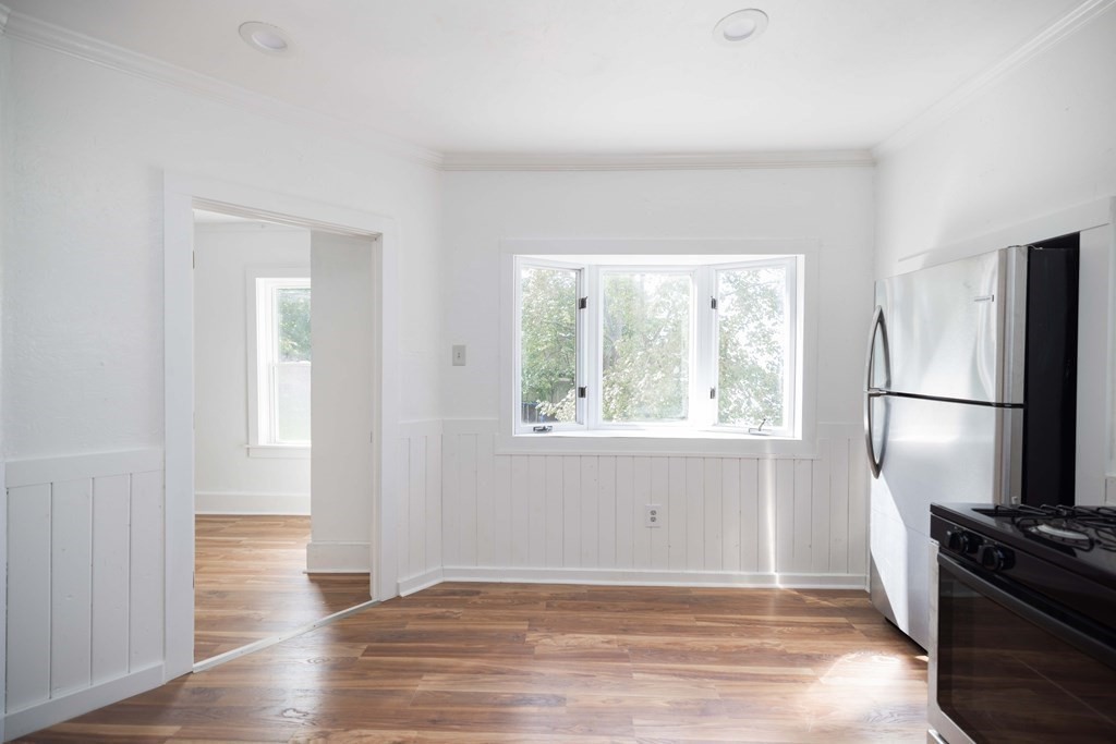 4 bed, 1 bath apartment for rent at 61 Rodney St Unit 1, Worcester — photo 6 of 13