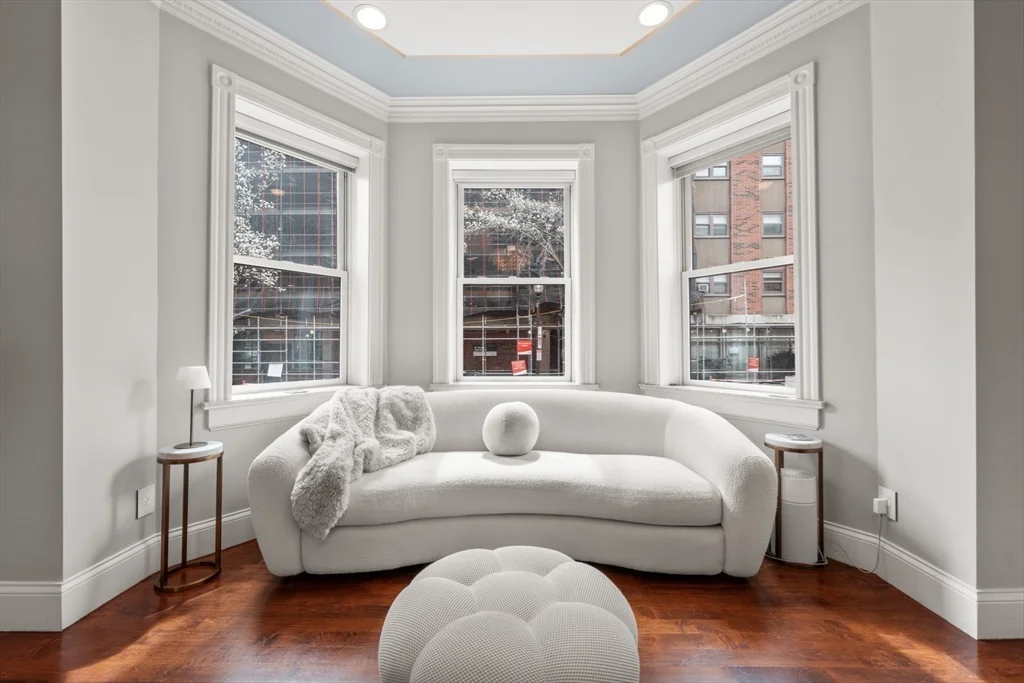 3 bed, 2 bath apartment for rent at 61 Saint Botolph St Unit 61, Back Bay — photo 5 of 42