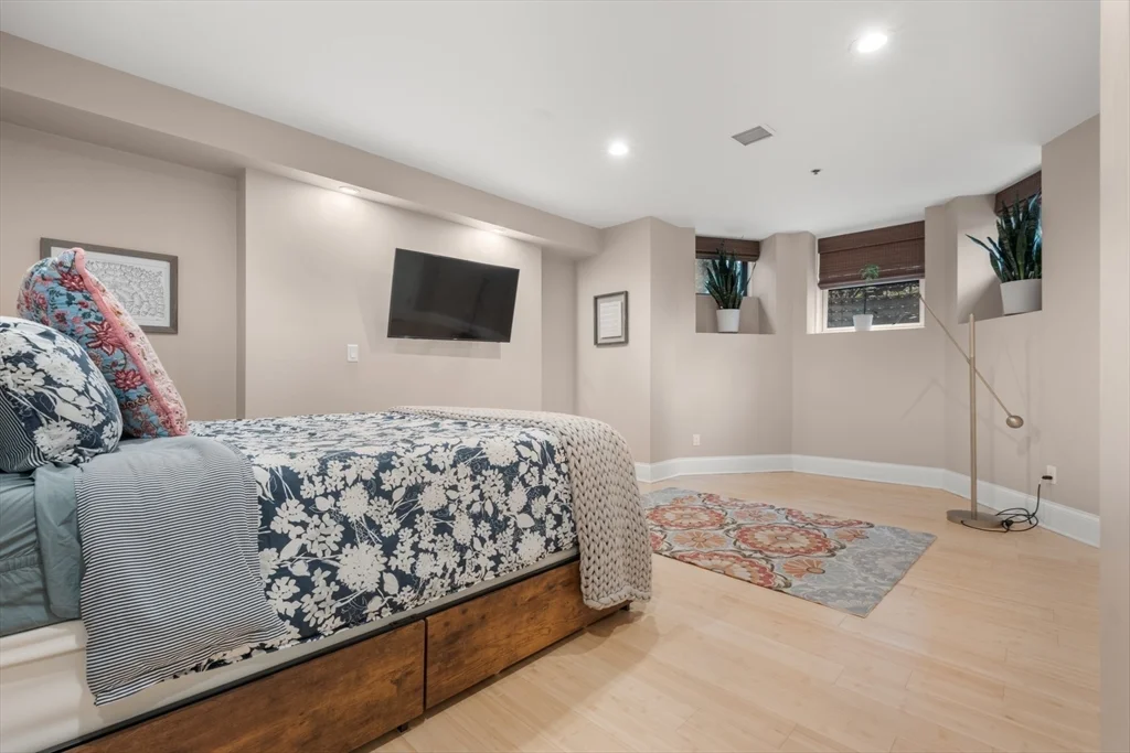 3 bed, 2 bath apartment for rent at 61 Saint Botolph St Unit 61, Back Bay — photo 31 of 42