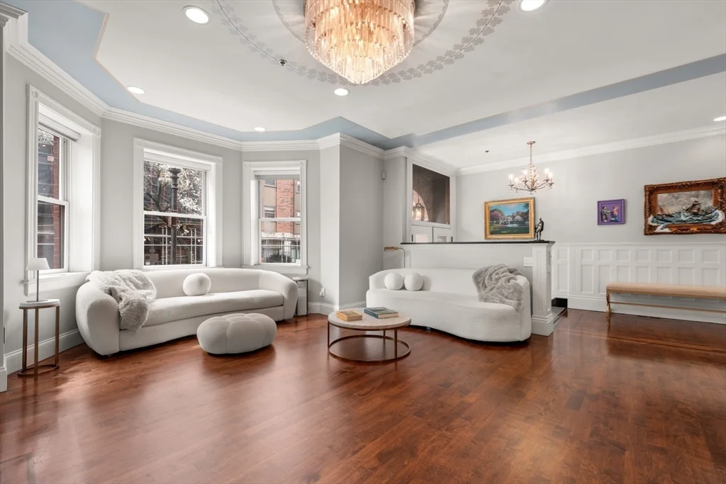 3 bed, 2 bath apartment for rent at 61 Saint Botolph St Unit 61, Back Bay — photo 3 of 42