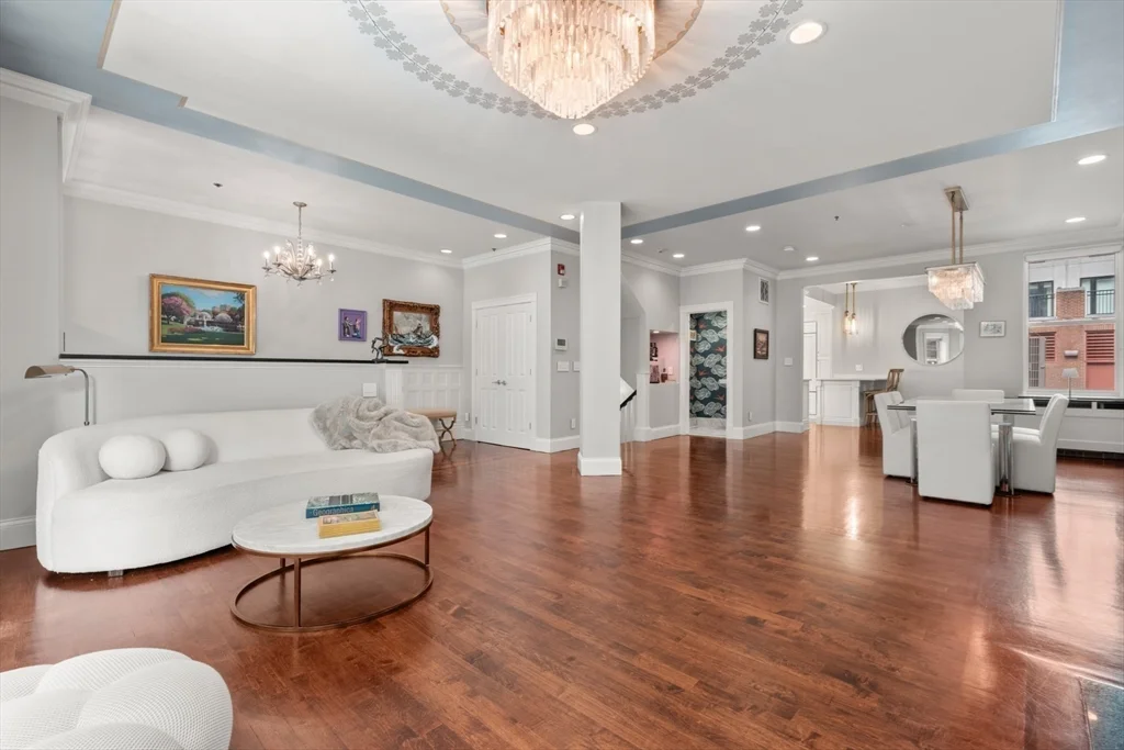 3 bed, 2 bath apartment for rent at 61 Saint Botolph St Unit 61, Back Bay — photo 4 of 42