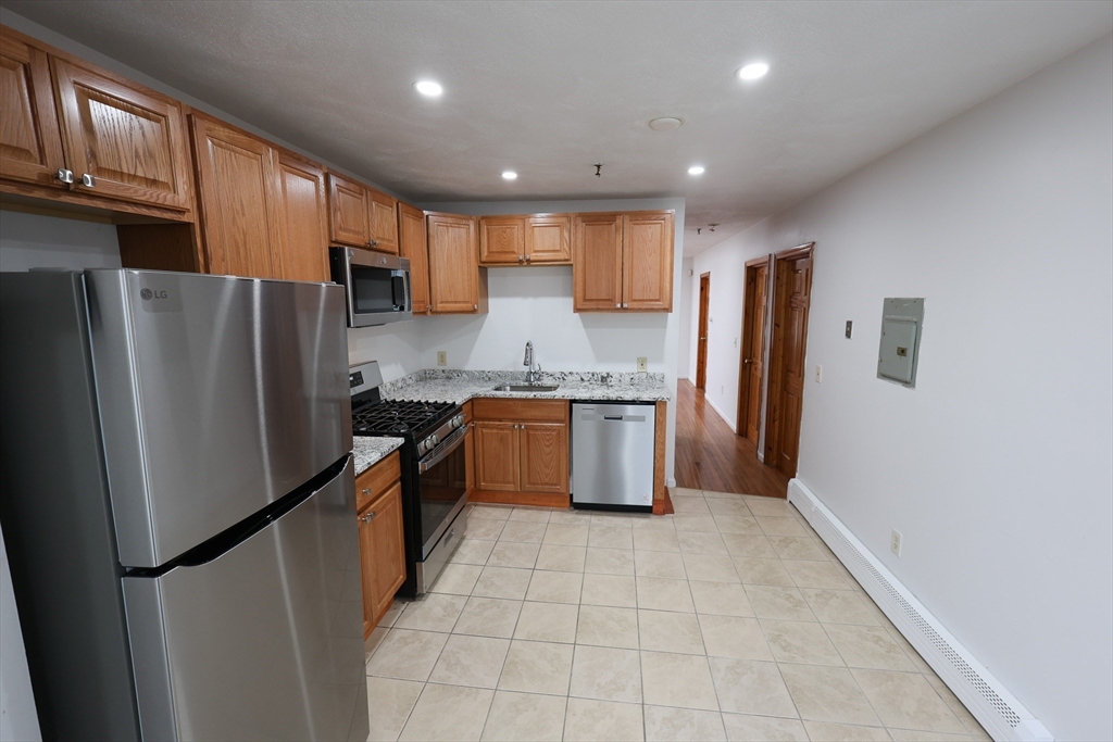 3 bed, 1 bath apartment for rent at 61 Saint James St Unit 3, Roxbury — photo 1 of 19