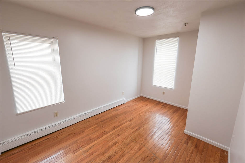 3 bed, 1 bath apartment for rent at 61 Saint James St Unit 3, Roxbury — photo 15 of 19