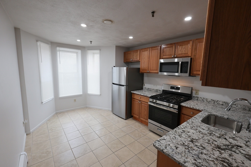 3 bed, 1 bath apartment for rent at 61 Saint James St Unit 3, Roxbury — photo 2 of 19
