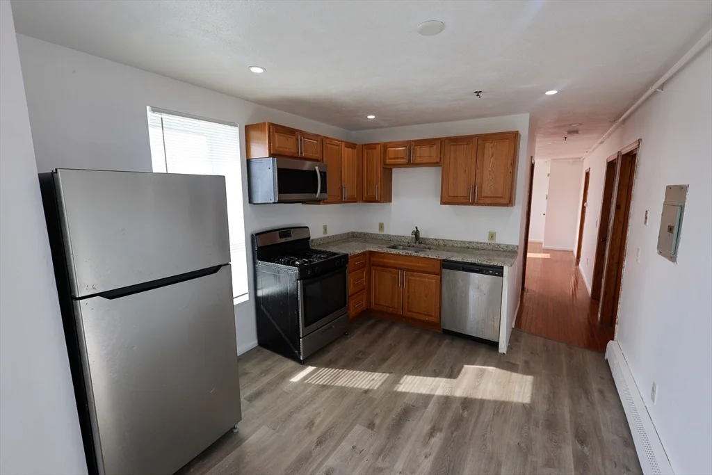 3 bed, 1 bath apartment for rent at 61 Saint James St Unit 5, Roxbury — photo 1 of 15
