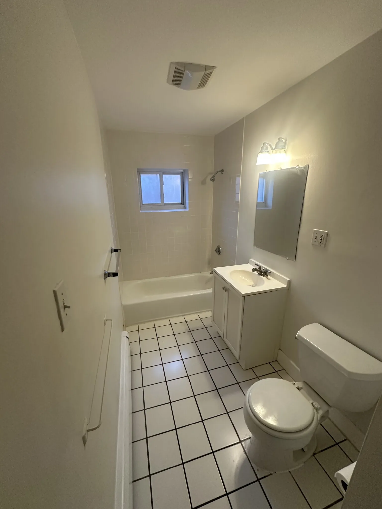 2 bed, 1 bath apartment for rent at 61 Selkirk Rd Unit 11, Brighton — photo 2 of 24
