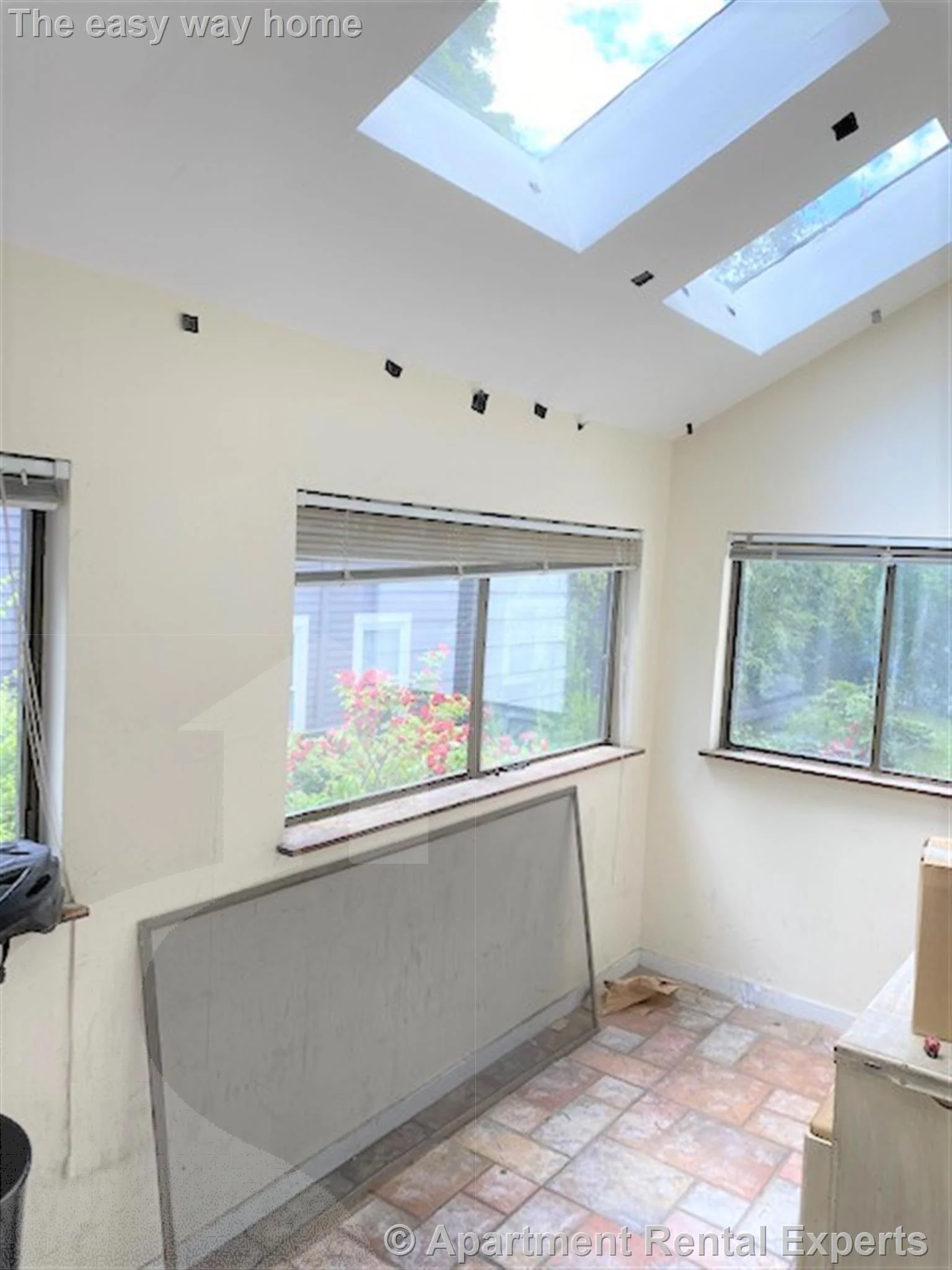 4 bed, 1 bath apartment for rent at 61 Sixth St, East Cambridge — photo 9 of 22