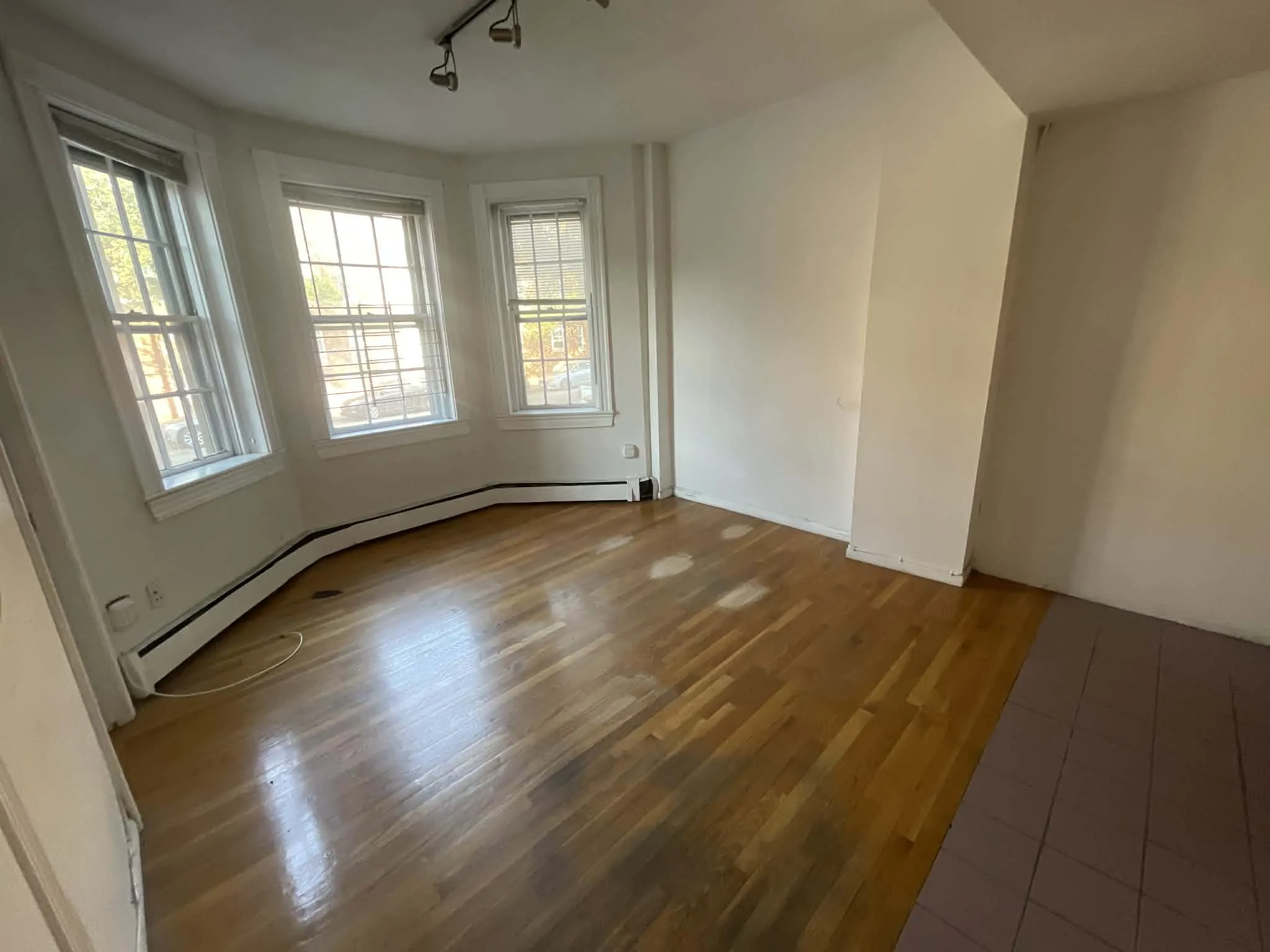 Studio bed, 1 bath apartment for rent at 61 South Huntington Ave Unit 1, Jamaica Plain — photo 4 of 4