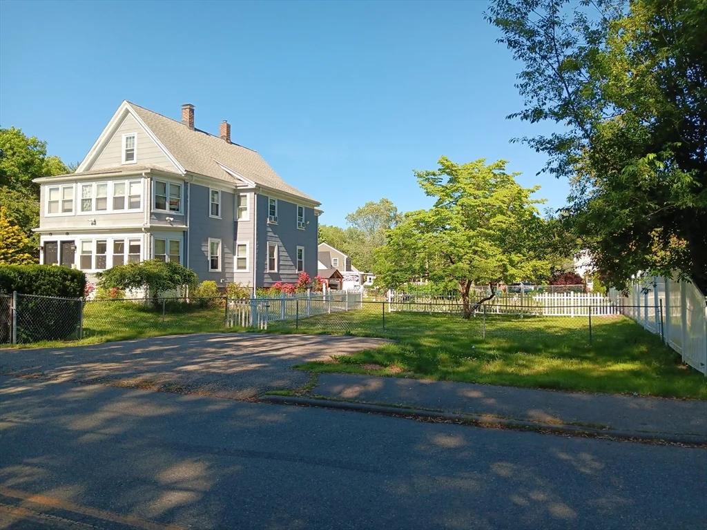 2 bed, 1 bath apartment for rent at 61 Spruce St Unit 1, North Abington — photo 3 of 25