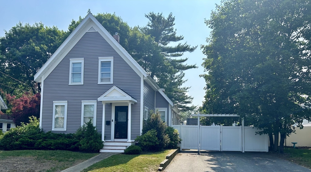 4 bed, 2 bath apartment for rent at 61 Stetson St, Whitman — photo 2 of 17