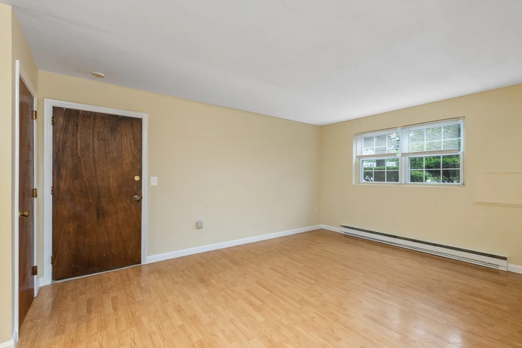 2 bed, 1 bath apartment for rent at 61 Storey Ave Unit 2, Newburyport — photo 6 of 15