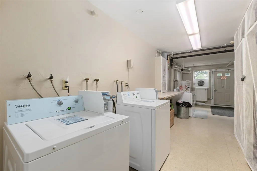 2 bed, 1 bath apartment for rent at 61 Storey Ave Unit 2, Newburyport — photo 13 of 15